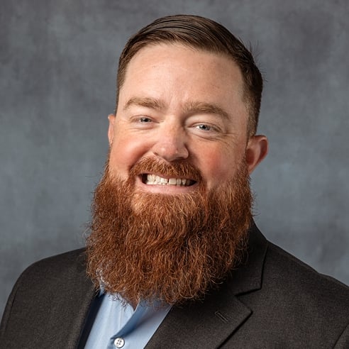 headshot photo of agent stephen